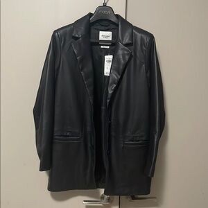 Black Faux Leather Blazer - Abercrombie & Fitch - size M